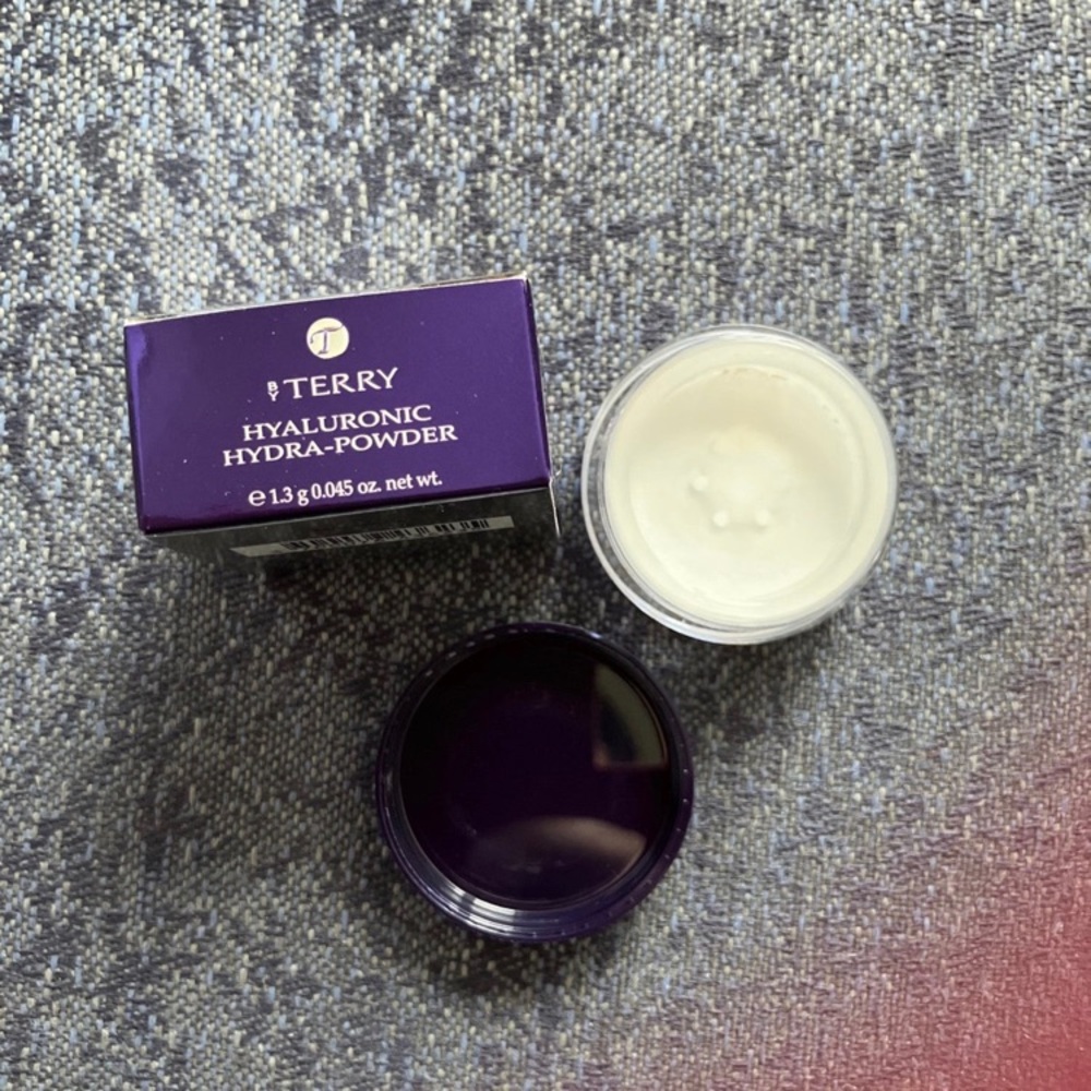 By Terry Hyaluronic Hydra-Powder travel size
